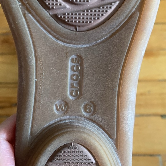 CROCS Tan Sandals Comfortable Summer Footwear - Picture 3 of 3